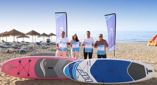 Marbella organiza una jornada gratuita de bautismo de paddle surf en San Pedro Alcántara con 45 plazas disponibles