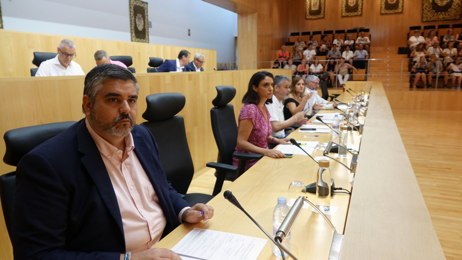 El PSOE arranca el compromiso del presidente de la Diputación para destinar un nuevo plan de ayudas a los municipios afectados por la DANA