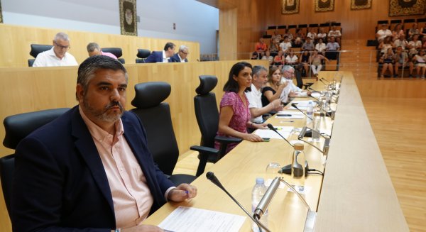 El PSOE arranca el compromiso del presidente de la Diputación para destinar un nuevo plan de ayudas a los municipios afectados por la DANA