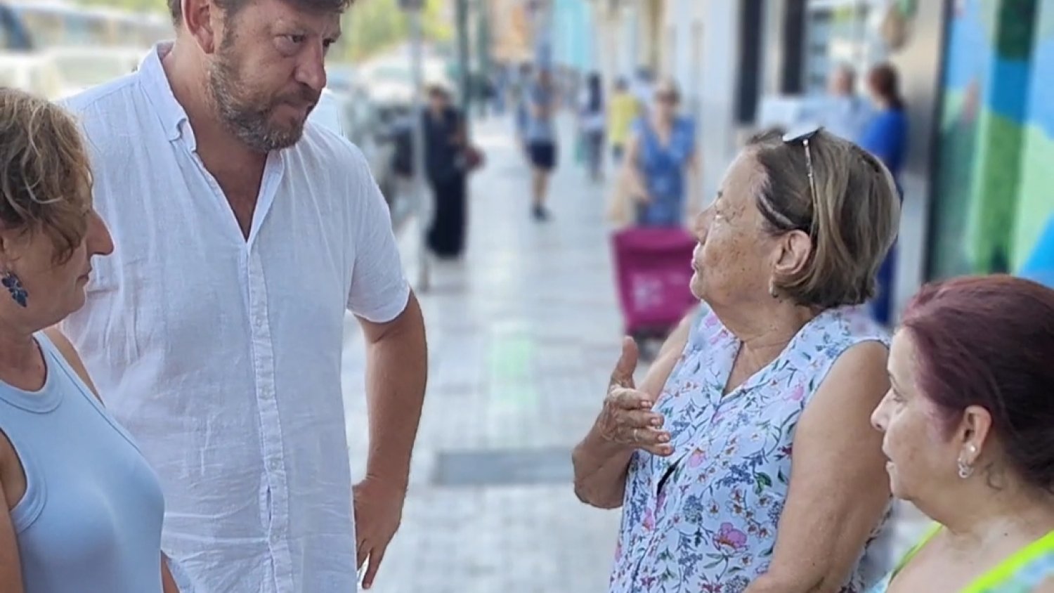 Sguiglia exige la dimisión de Teresa Porras por la 'negligente' gestión de la limpieza en los barrios