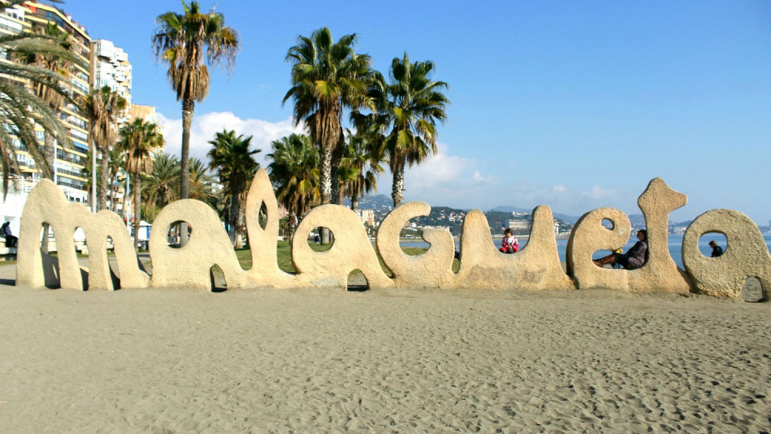Hoy comienza el contrato de la nueva empresa que presta el servicio de salvamento y socorrismo de las playas de Málaga
