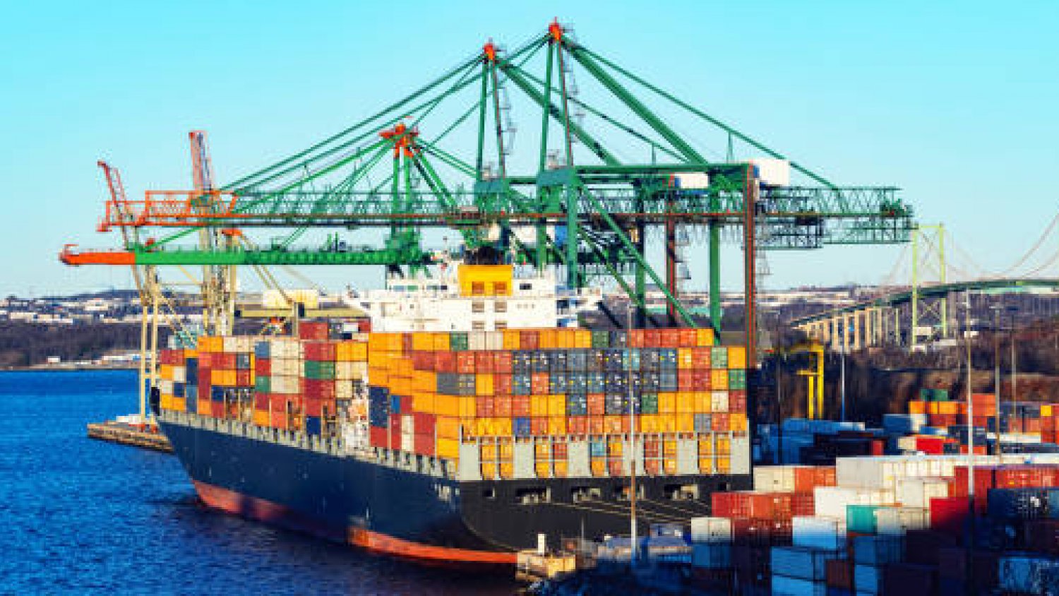La CEM advierte del impacto económico de los aranceles de EE.UU en las exportaciones malagueñas