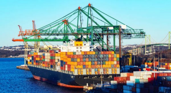 La CEM advierte del impacto económico de los aranceles de EE.UU en las exportaciones malagueñas