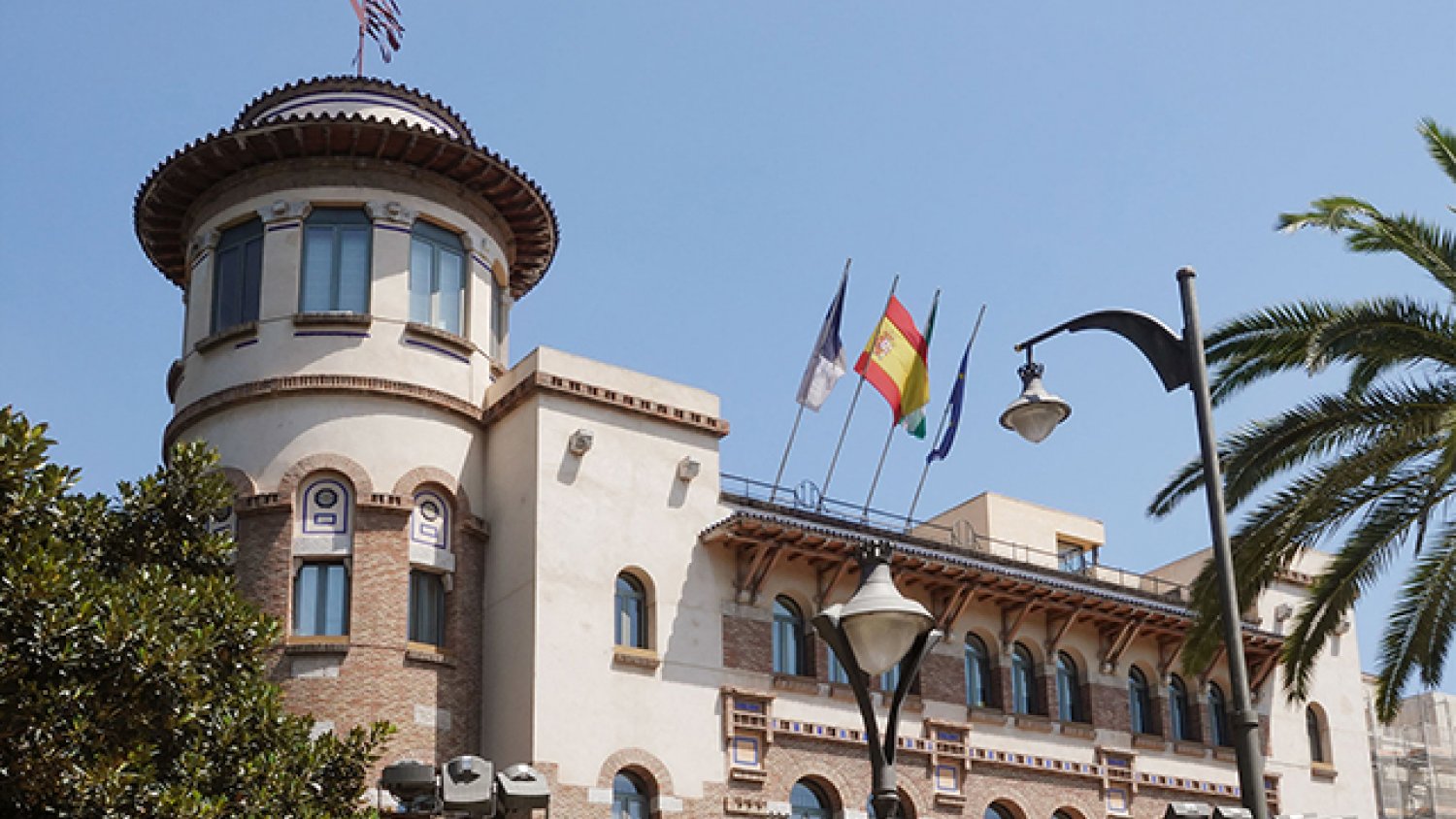 La Junta de Andalucía autoriza 35 plazas de catedrático para la UMA