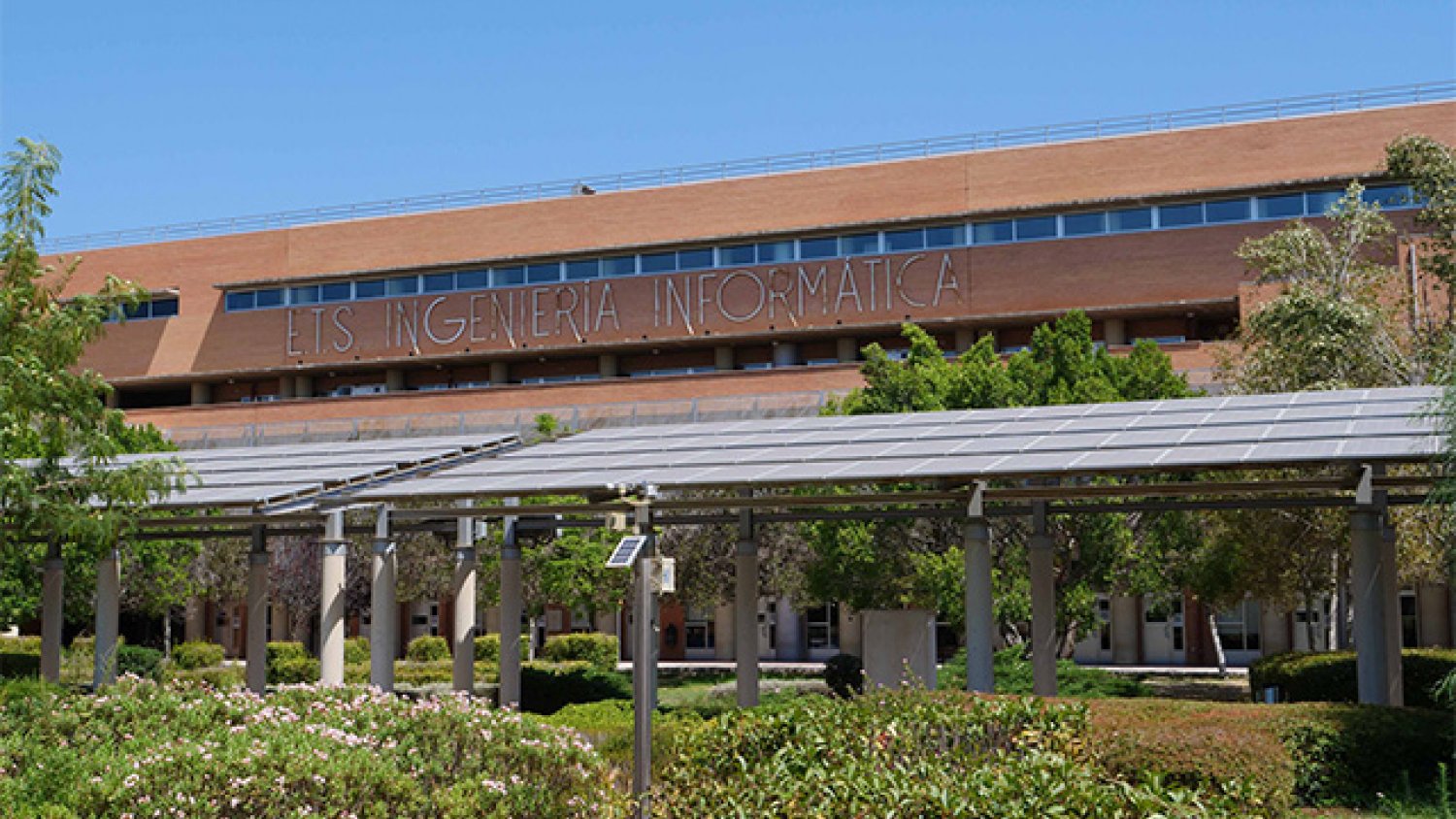 La UMA lanza el mayor concurso de suministro eléctrico e instalación de energías renovables de toda la universidad española