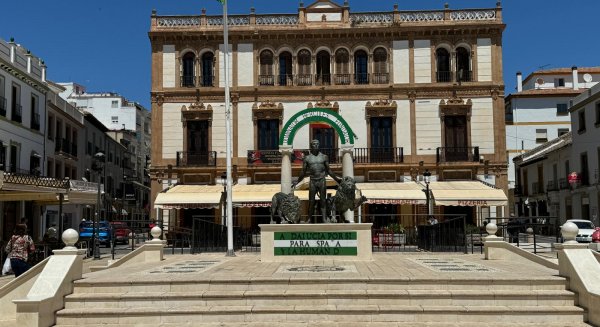 La Junta de Andalucía impulsa un acuerdo para poner en valor el Casino de Ronda