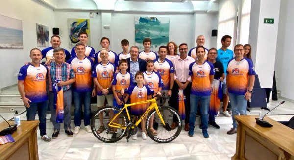 Rincón de la Victoria presenta el nuevo Club Deportivo Calabahía y la prueba ciclista I Clásica `Lleno de Vida´