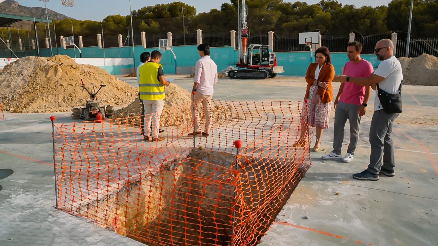 Torremolinos inicia la construcción de una cubierta para la pista exterior de patinaje que se espera finalice en dos meses
