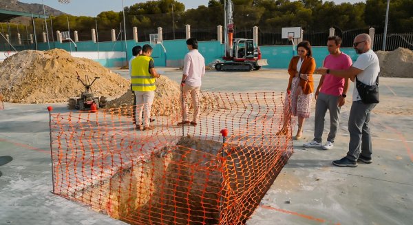 Torremolinos inicia la construcción de una cubierta para la pista exterior de patinaje que se espera finalice en dos meses