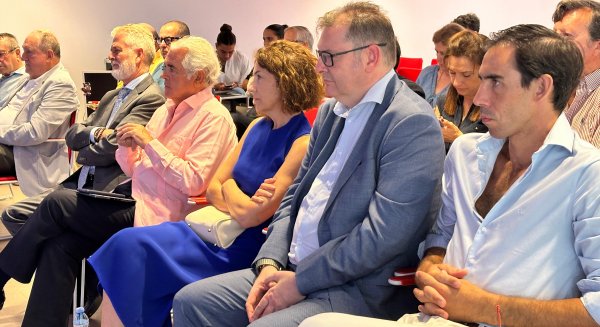 Salado defiende la vinculación del mundo veterinario con la tauromaquia