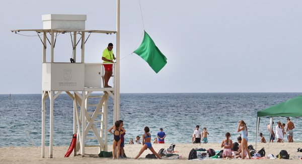 El servicio de vigilancia y socorrismo de las playas de Marbella gestiona durante el mes de julio un total de 4.440 incidencias