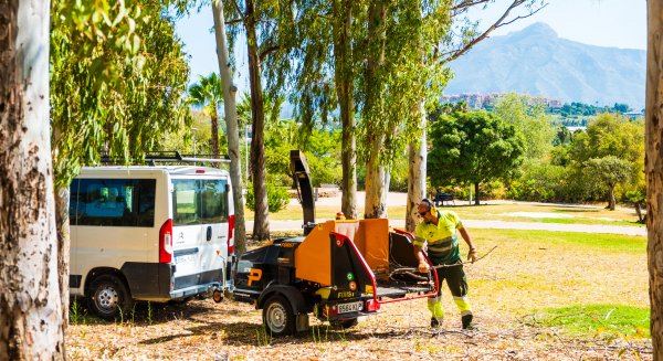 La Tenencia de Alcaldía de San Pedro Alcántara impulsa una gestión sostenible de los residuos vegetales en el Parque de los Tres Jardines