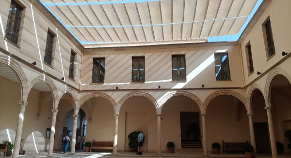 Turismo de Ronda realiza actuaciones para mejorar el patrimonio monumental como la renovación de los toldos de Santo Domingo