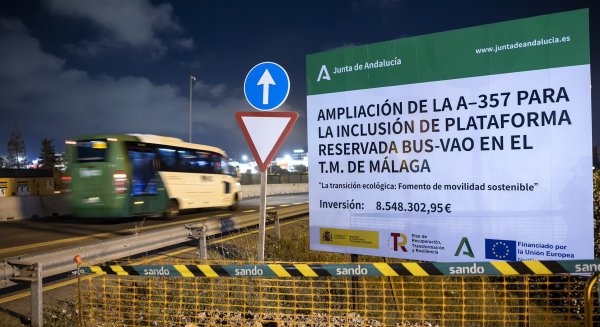 La Junta avanza en las obras del carril BUS-VAO de Málaga con la colocación de las vigas sobre la MA-20