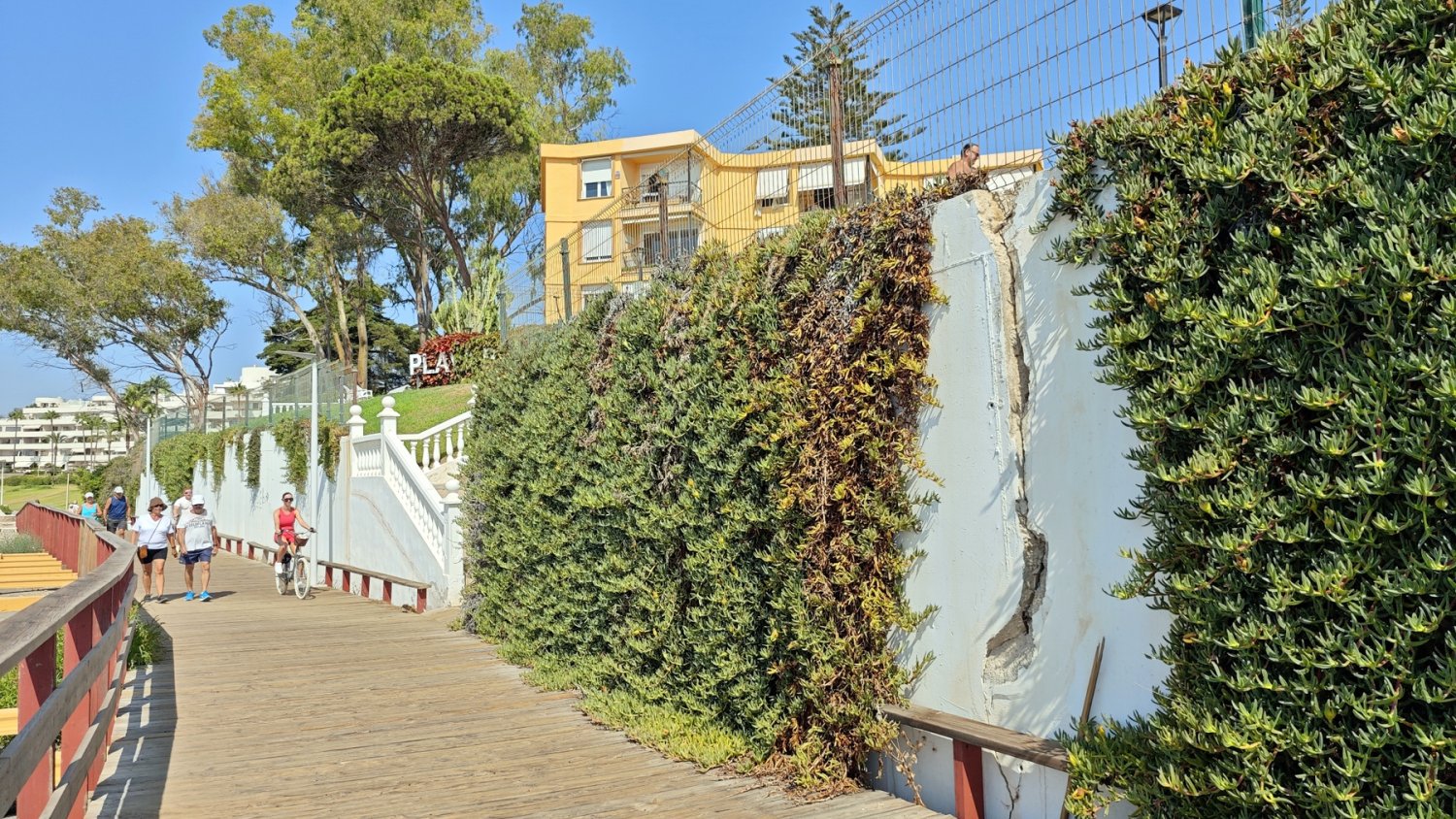 El Ayuntamiento de Estepona licita las obras para la reparar el tramo de corredor litoral de Playa Bella afectado por los temporales