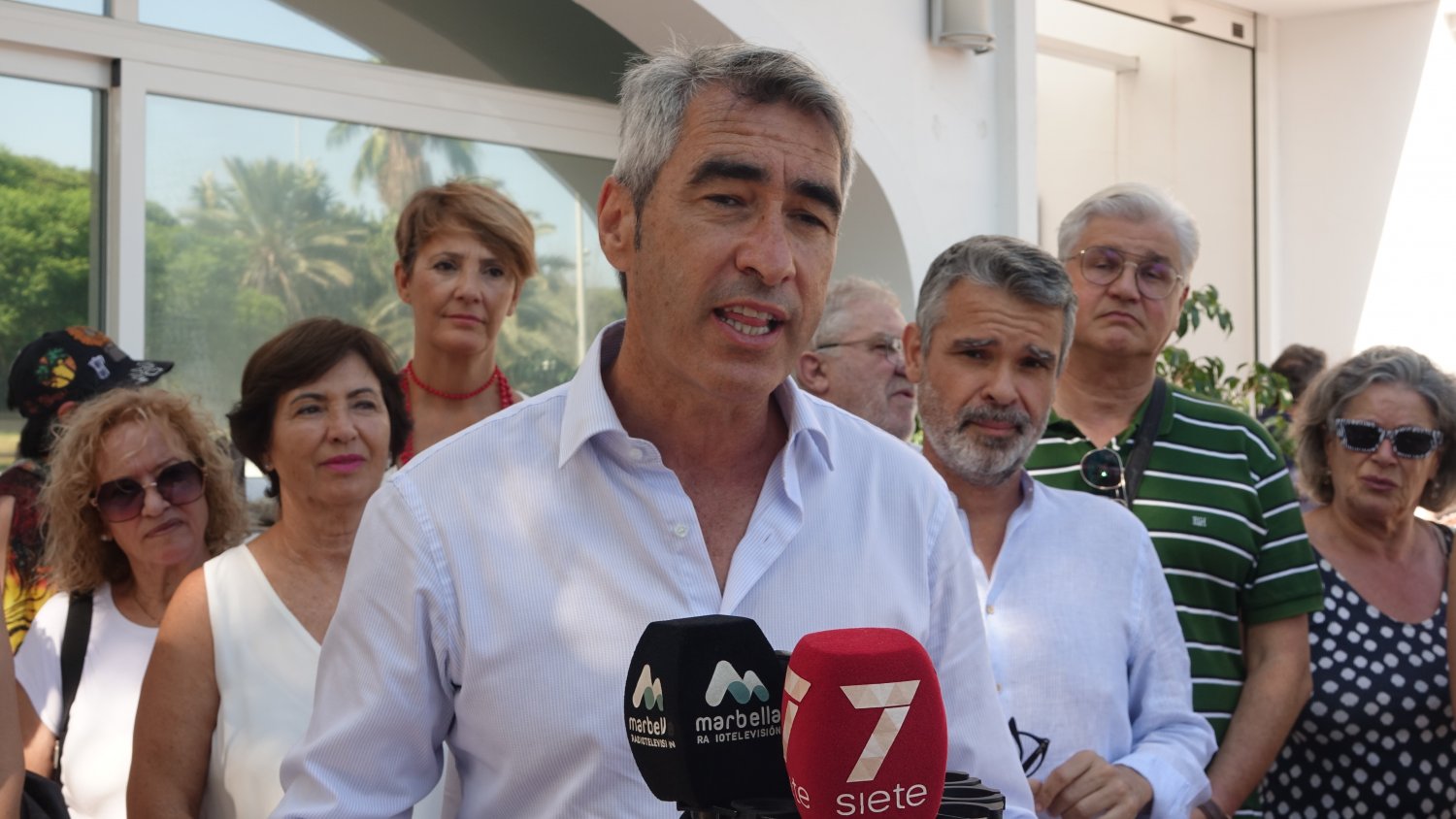 El PSOE denuncia que 'el PP ha entrado en una competición de peloteo a Moreno Bonilla para buscar un puestecito a su lado'