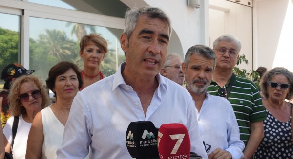 El PSOE denuncia que 'el PP ha entrado en una competición de peloteo a Moreno Bonilla para buscar un puestecito a su lado'