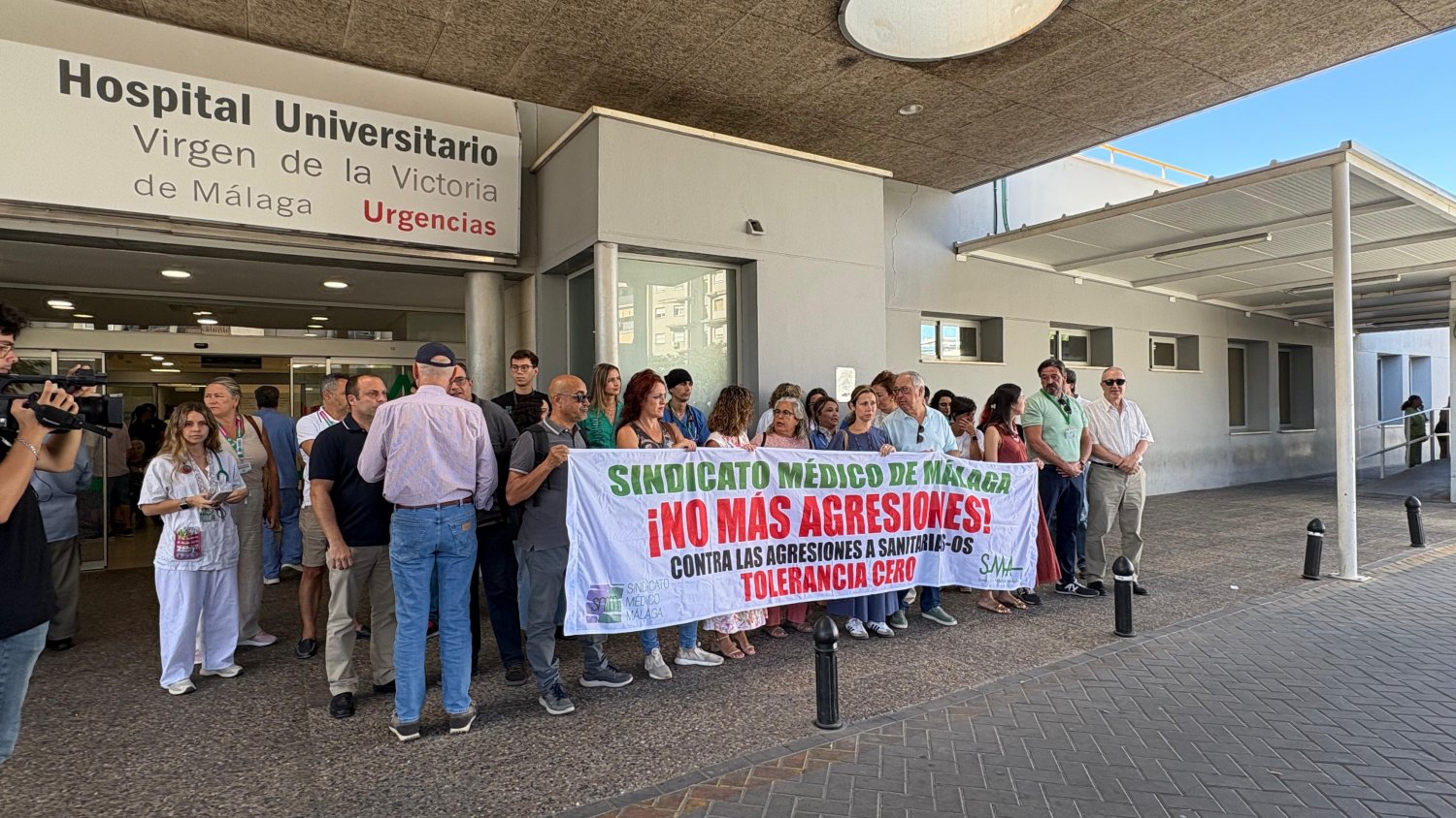 Una médica de urgencias del Hospital Universitario Virgen de la Victoria es agredida con insultos y amenazas