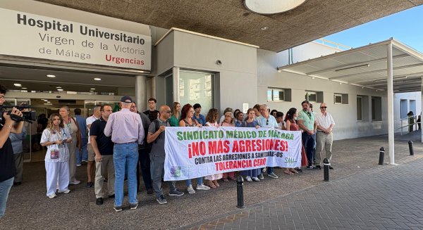 Una médica de urgencias del Hospital Universitario Virgen de la Victoria es agredida con insultos y amenazas