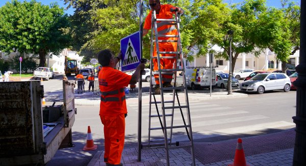 El Ayuntamiento de Estepona crea una ‘Brigada de Barrios’ para mejorar y reforzar el mantenimiento de los mismos