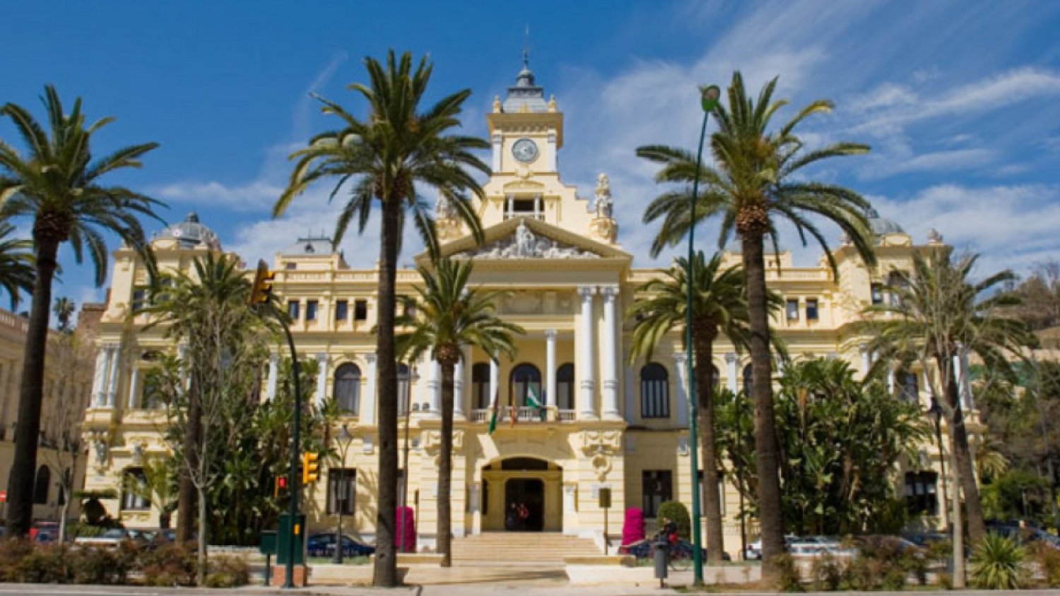 El Ayuntamiento adjudica la conservación y el mantenimiento del alumbrado exterior de la ciudad por un importe de más de 12 millones de euros