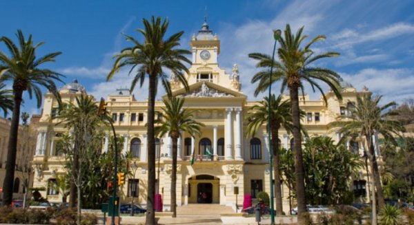 El Ayuntamiento adjudica la conservación y el mantenimiento del alumbrado exterior de la ciudad por un importe de más de 12 millones de euros