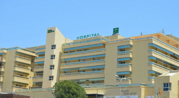 Un hombre agrede y amenaza verbalmente a una médica en el Hospital Costa del Sol de Marbella 