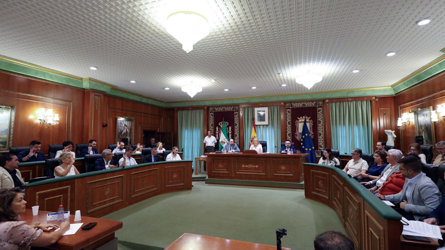 Marbella da luz verde a modificaciones presupuestarias por valor de 7,4 millones de euros para reforzar inversiones y servicios públicos