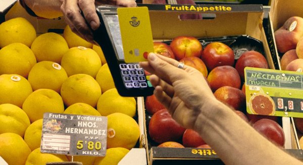 Correos ofrece su Tarjeta Prepago online y en 68 oficinas de la provincia de Málaga para compras seguras