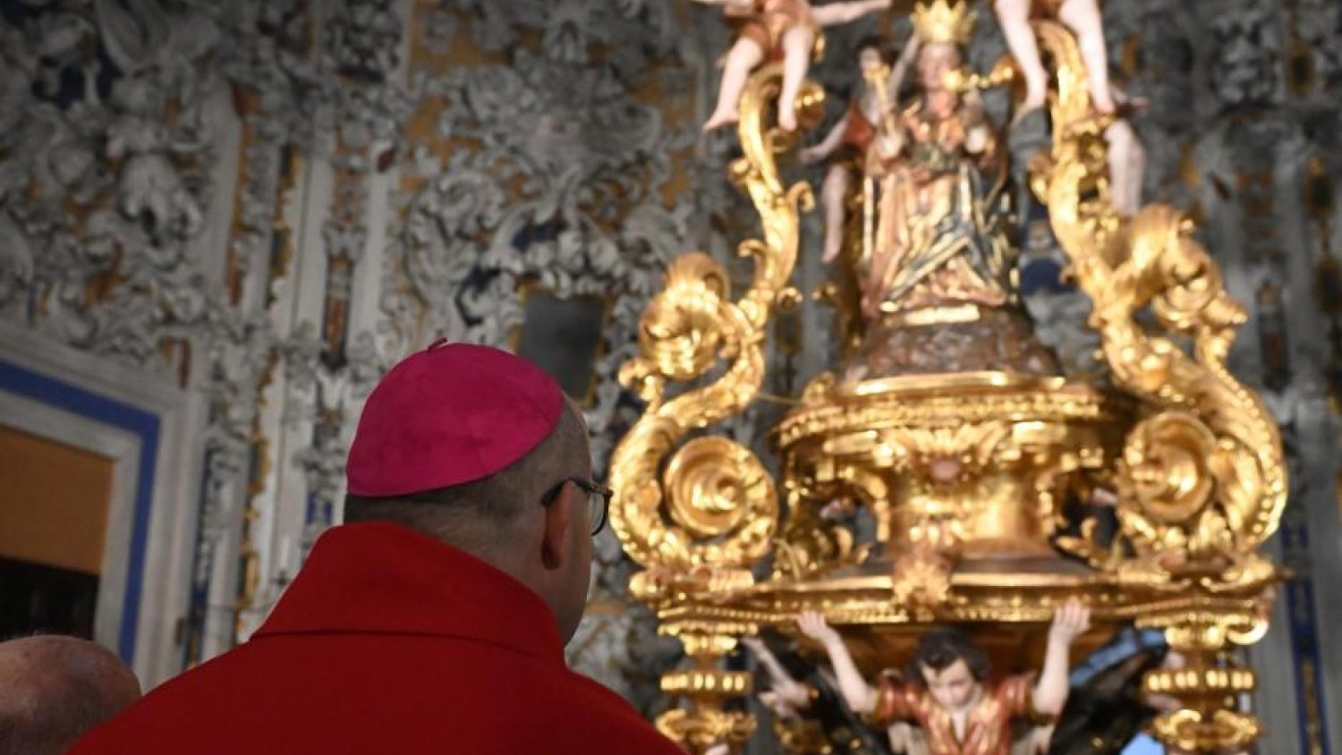 El nuevo Obispo, Mons. Satué, celebra por primera vez la Eucaristía a los pies de Santa María de la Victoria