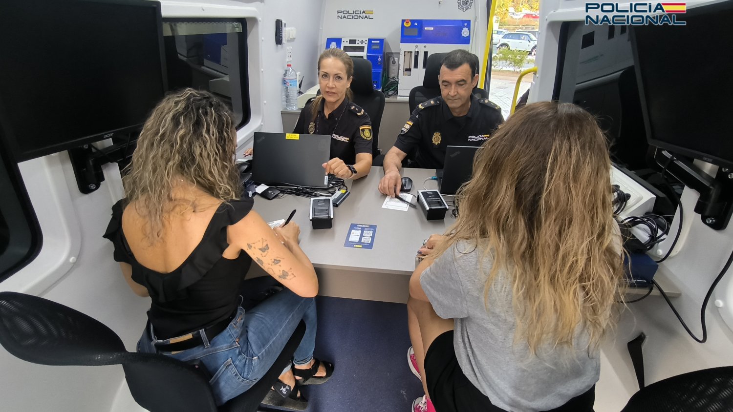 La Policía Nacional incorpora a su flota un vehículo integral de documentación –VIDOC- con puesta en funcionamiento en la provincia de Málaga