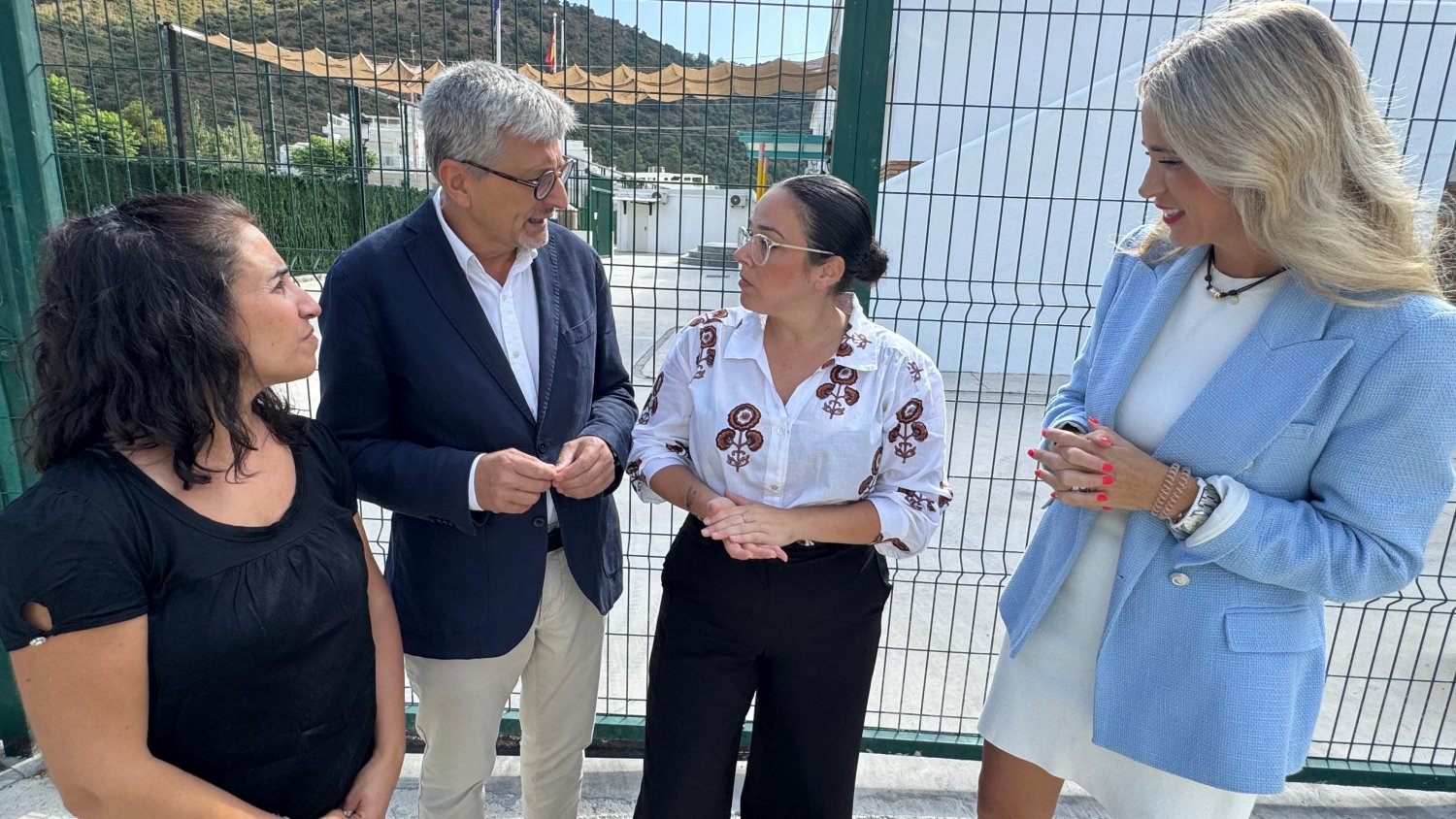 El PSOE reprocha al PP que lleve tres años engañando a las familias de Benahavís con el nuevo colegio y el nuevo instituto