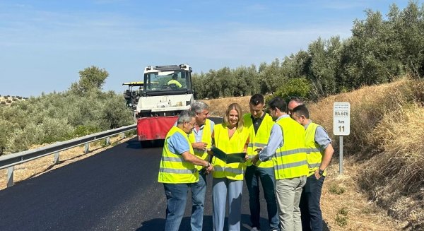 La Diputación invierte 452.000 euros en el arreglo de carreteras de Cuevas de San Marcos, Villanueva de Algaidas y Villanueva de Tapia