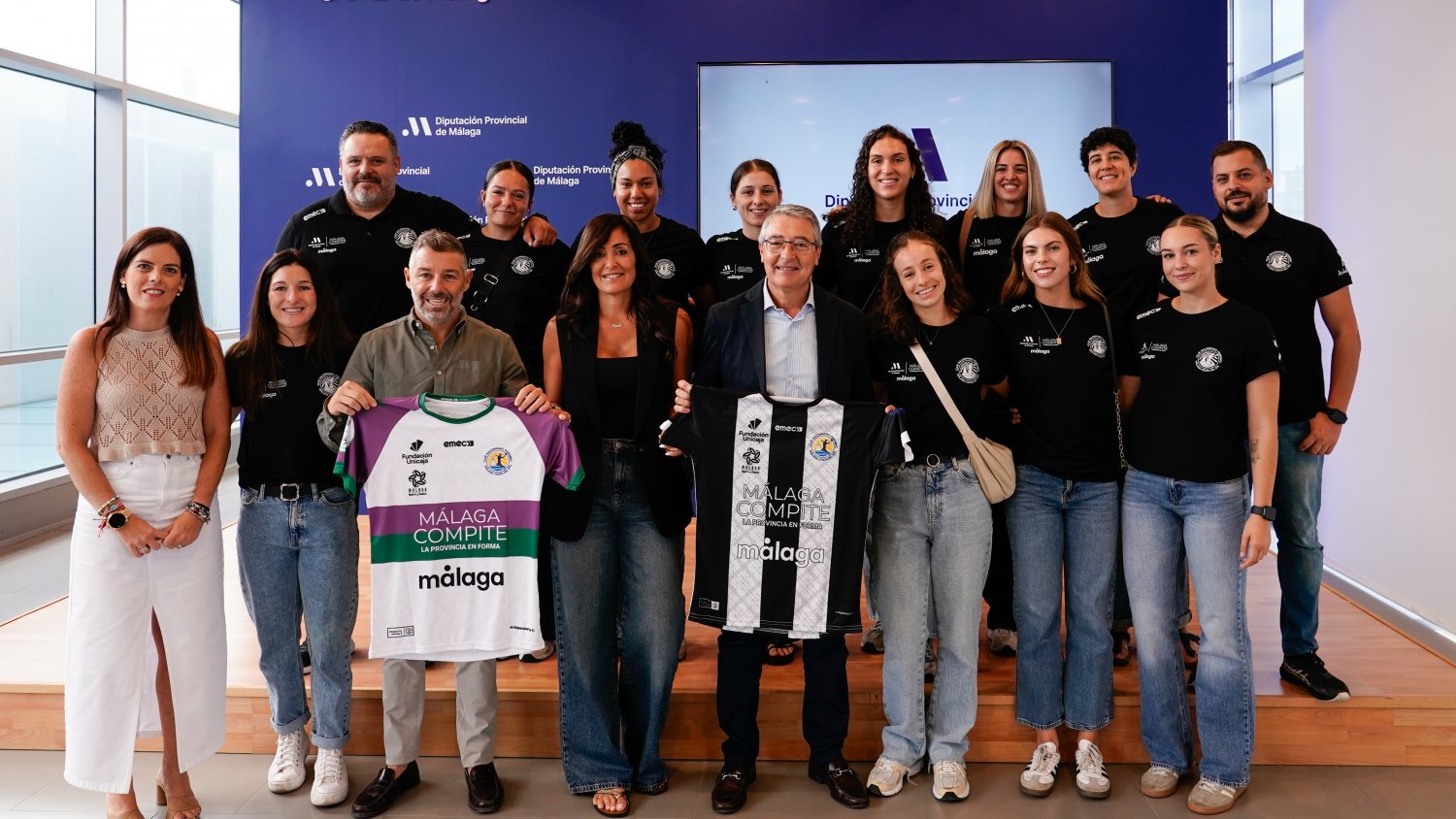 Salado recibe a las jugadoras del Club Balonmano Femenino Costa del Sol Málaga en el inicio de la temporada