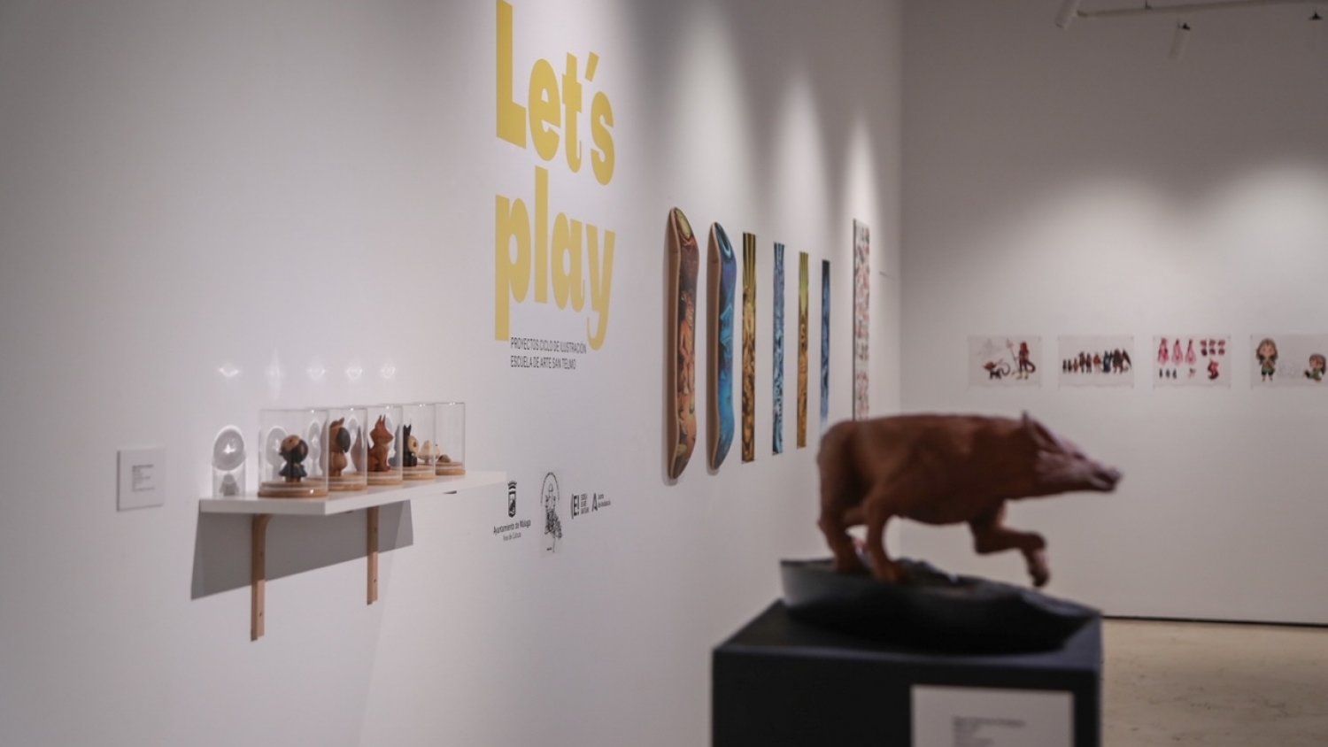 'Let's Play', la primera exposición de alumnos de ilustración artística en madera de la Escuela de Arte de San Telmo