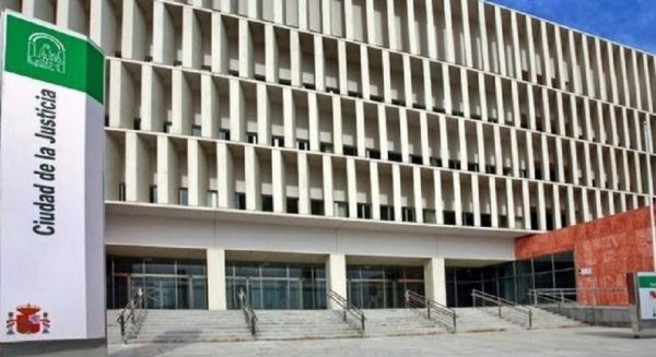 Condenados a prisión una pareja de Málaga por maltratar a sus dos hijas 