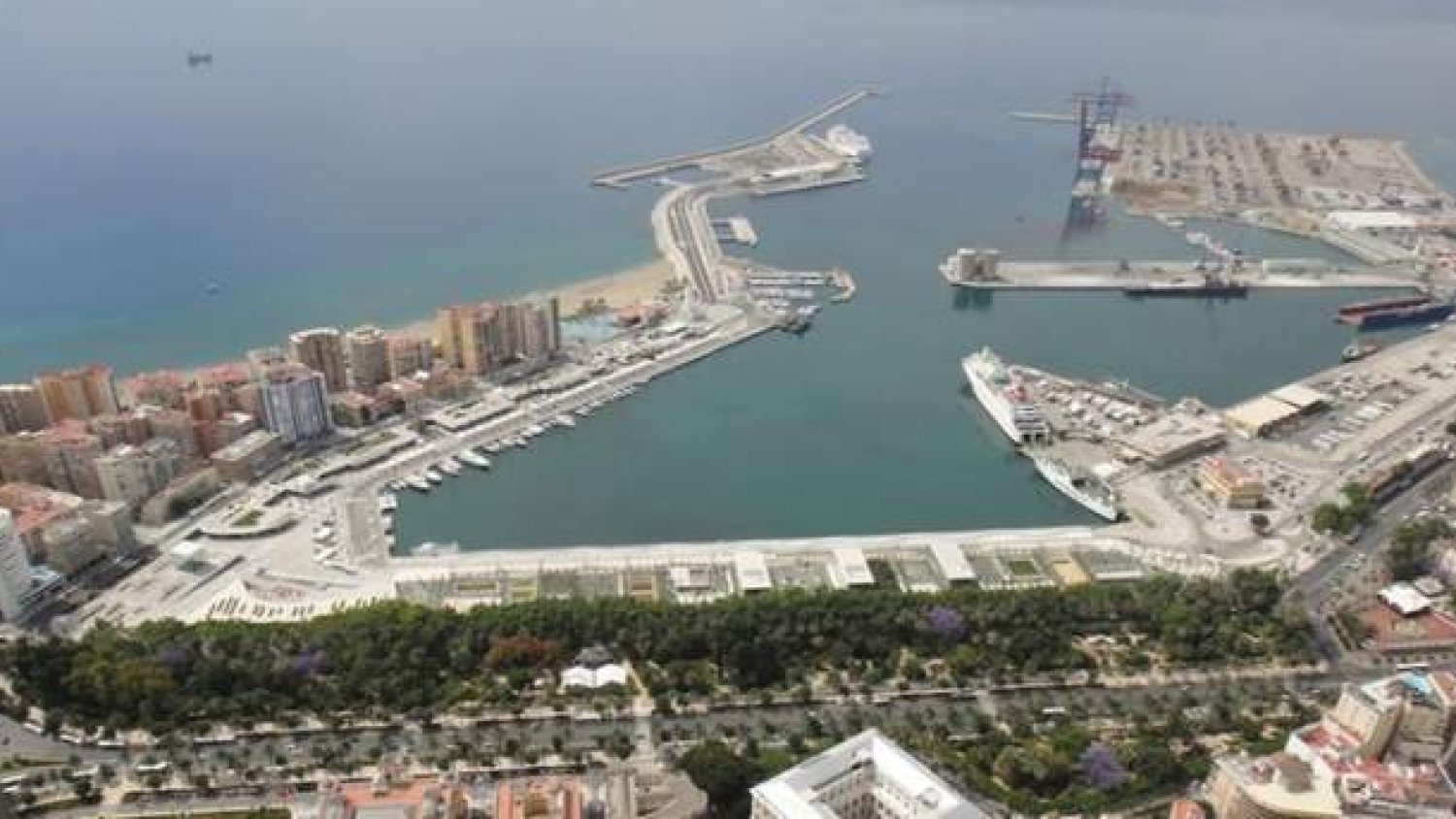 El Puerto de Málaga cierra la OPE 2025 con un balance satisfactorio y destaca  la coordinación de los más de 1.100 efectivos implicados