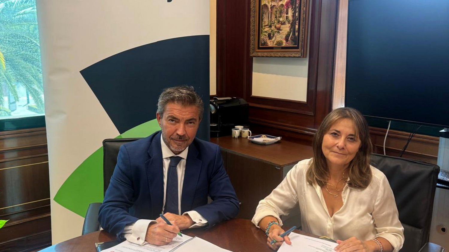Unicaja ofrece financiación y servicios en condiciones ventajosas a los más de 6.000 abogados colegiados de Málaga