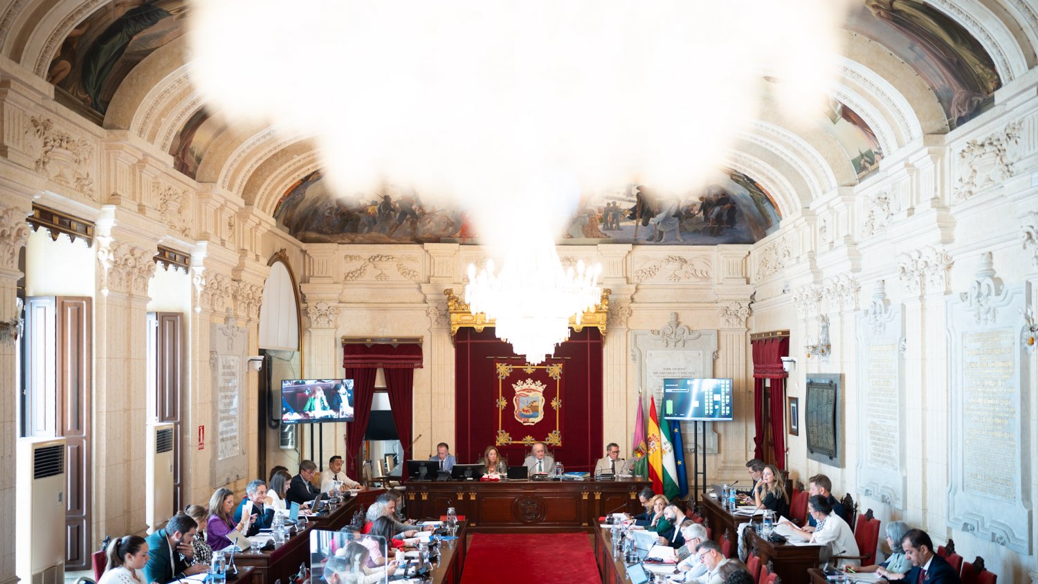 El Pleno aprueba una modificación presupuestaria para destinar más de 16,8 millones de euros a movilidad sostenible y a acción social, entre otras