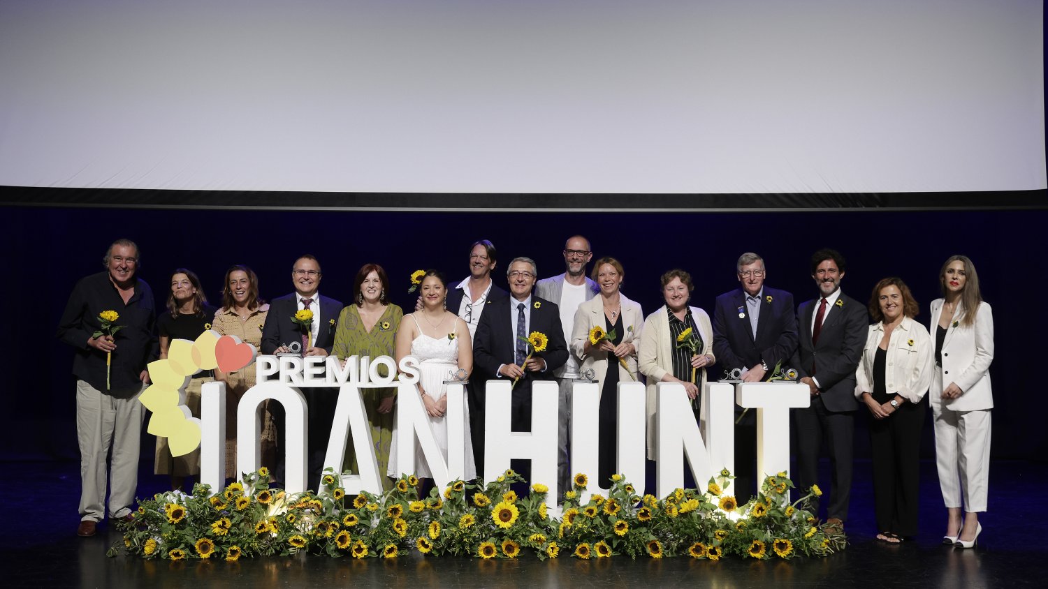 La Diputación y la Fundación Cudeca han reconocido a los residentes extranjeros en la provincia de Málaga con los Premios Joan Hunt