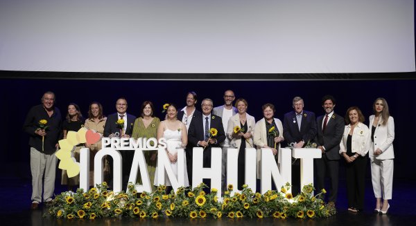 La Diputación y la Fundación Cudeca han reconocido a los residentes extranjeros en la provincia de Málaga con los Premios Joan Hunt