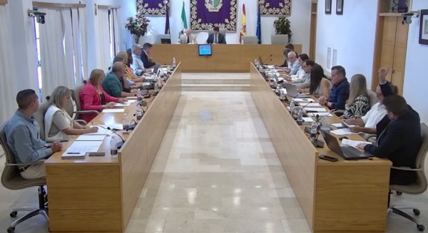 Luis Miguel Rivas (Vox): «Toda la izquierda, incluso la azul, se opone en Coín a frenar la ocupación ilegal»