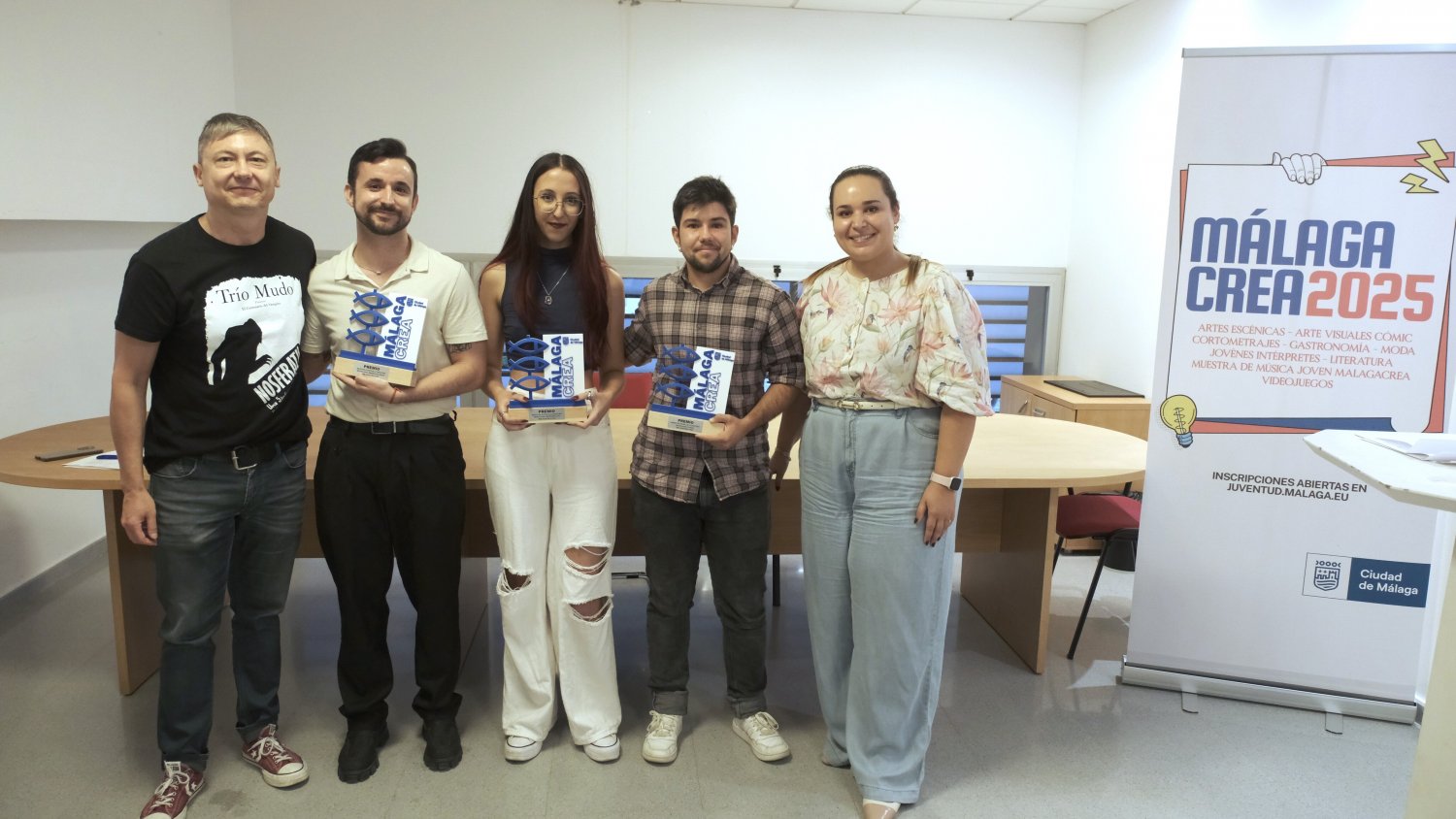 Pedro Francisco Domínguez, Benjamín Cristian Santiago y Lidia Mangas, ganadores de la Muestra Joven de Literatura 'MálagaCrea' 2025