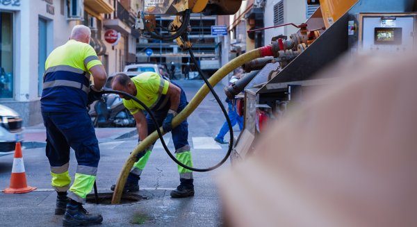 Emasa intensifica las labores de inspección de las redes de saneamiento y pluviales antes del inicio de la temporada de lluvias