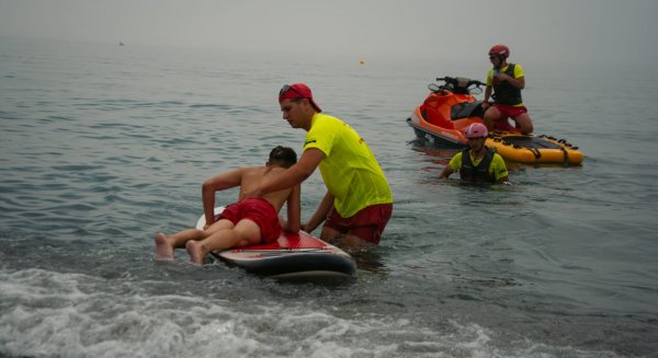 El dispositivo de salvamento de playas finaliza sin víctimas en Torremolinos con 692 incidencias a lo largo del verano