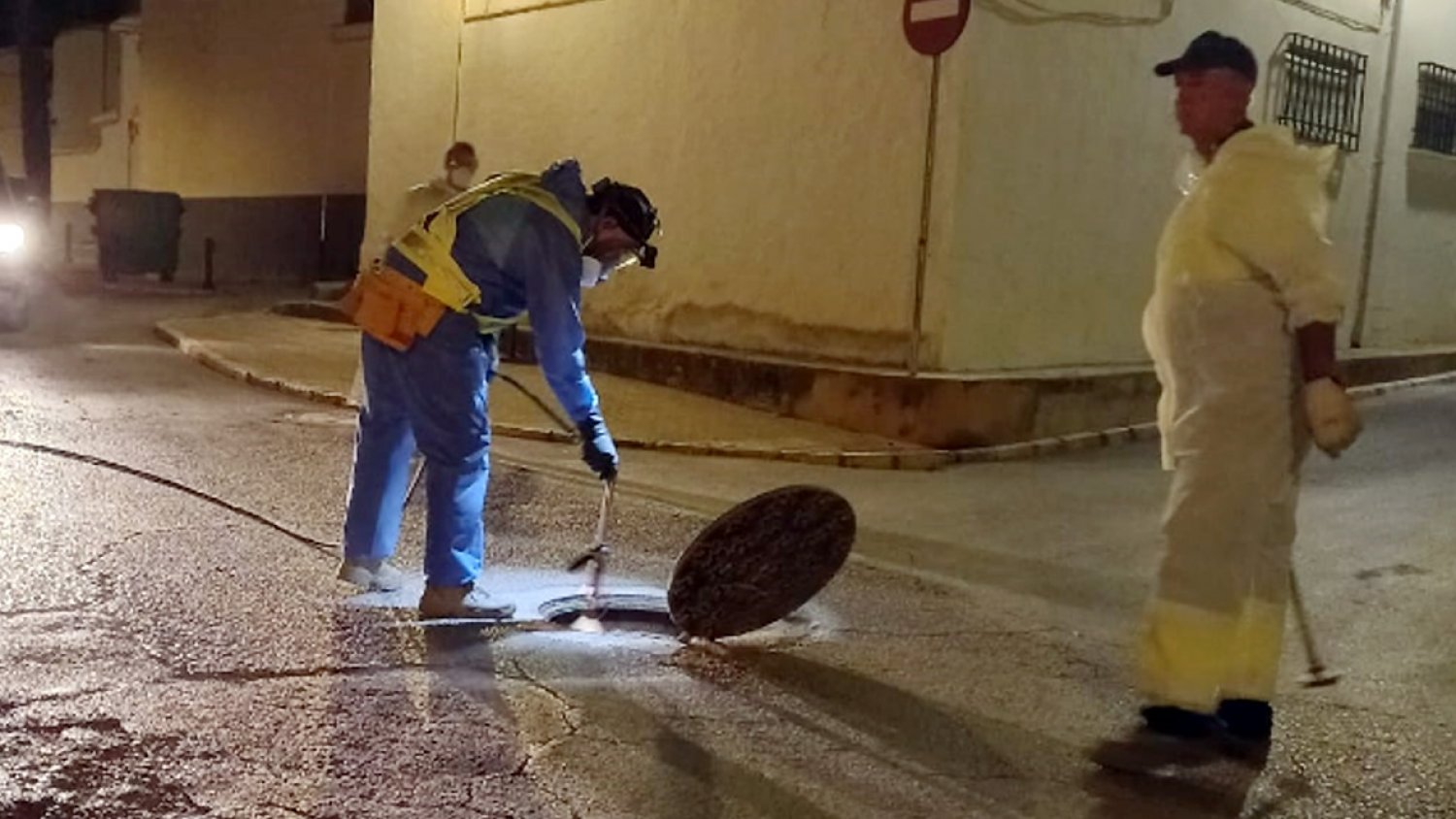 Antequera continúa con los trabajos preventivos de fumigación contra insectos en zonas sensibles