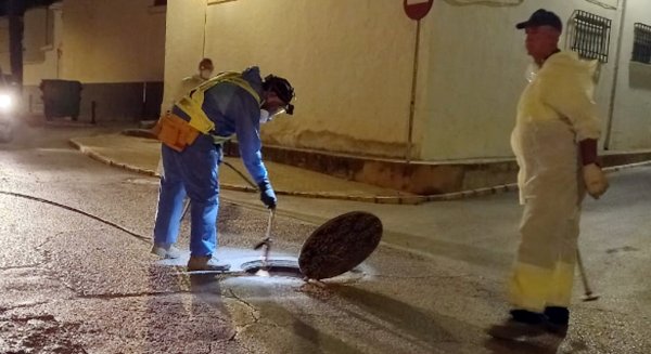 Antequera continúa con los trabajos preventivos de fumigación contra insectos en zonas sensibles