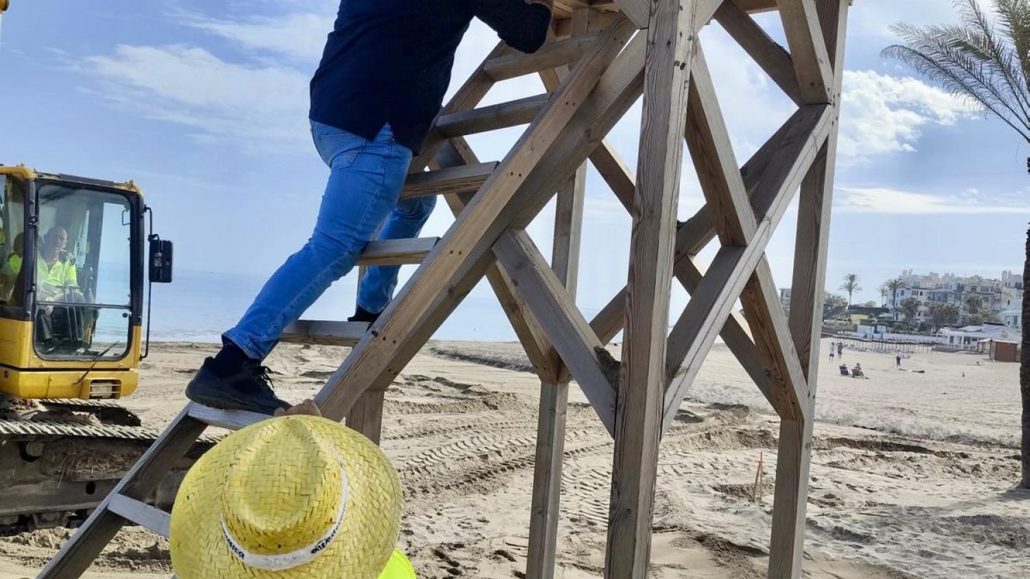El Ayuntamiento de Mijas cierra la temporada de verano de playas con casi tres mil actuaciones sanitarias