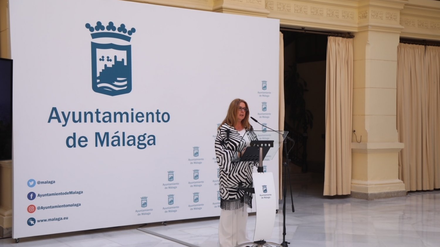 El Ayuntamiento renueva la campaña en el aeropuerto para promocionar Málaga como ciudad para invertir