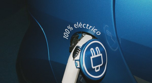 Andalucía destina 13,36 millones más en ayudas a la compra de vehículos eléctricos de MOVES III 2025 